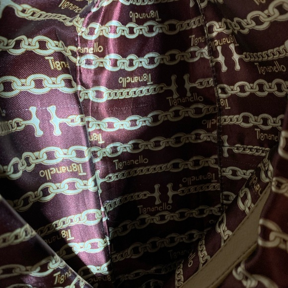 Tignanello Leather Shoulder Purse - Multi-Pocket Bag - Stylish and Functional - Picture 13 of 13